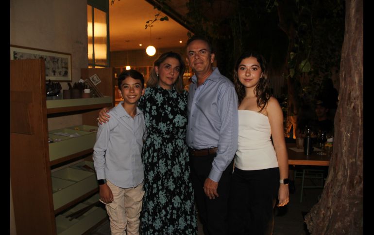 Juan Pablo Villaseñor, Belinda, Alfredo y Belinda Villaseñor. GENTE BIEN JALISCO/ Esmeralda Escamilla