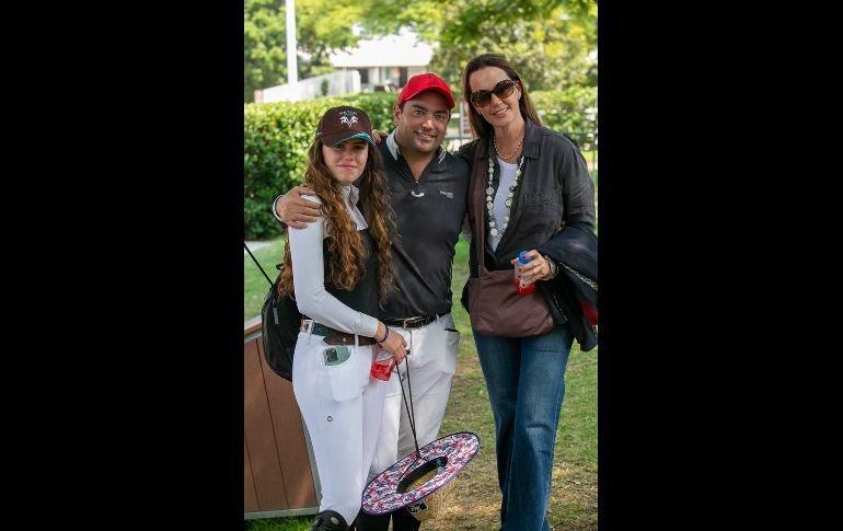 Carla Buch, Juan Carlos Álvarez del Castillo y Xaviera Maurer. GENTE BIEN JALISCO/ Jorge Soltero