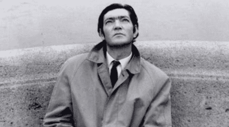 46 ensayos literarios que son el corazón del célebre libro del escritor argentino Cortázar escrito al poco de llegar a París. Fotografía tomada de El País/ Antonio Gálvez.