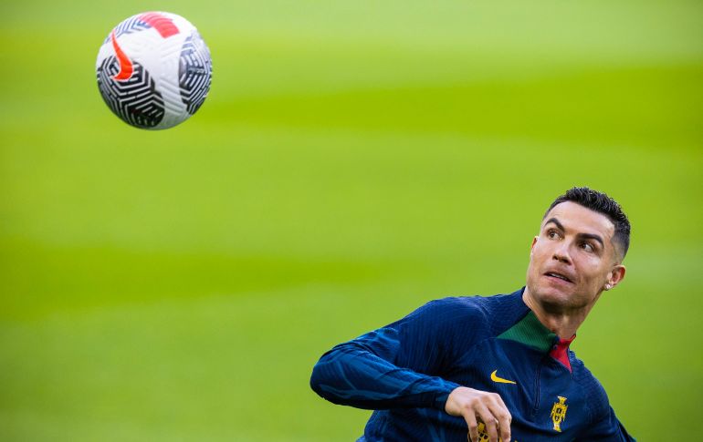 Los diferentes medios que dieron a conocer la presunta sentencia contra Cristiano Ronaldo indican que según las leyes de Irán, la acción ocurrida entre el futbolista y la artista es similar al adulterio. EFE / J. Coelho