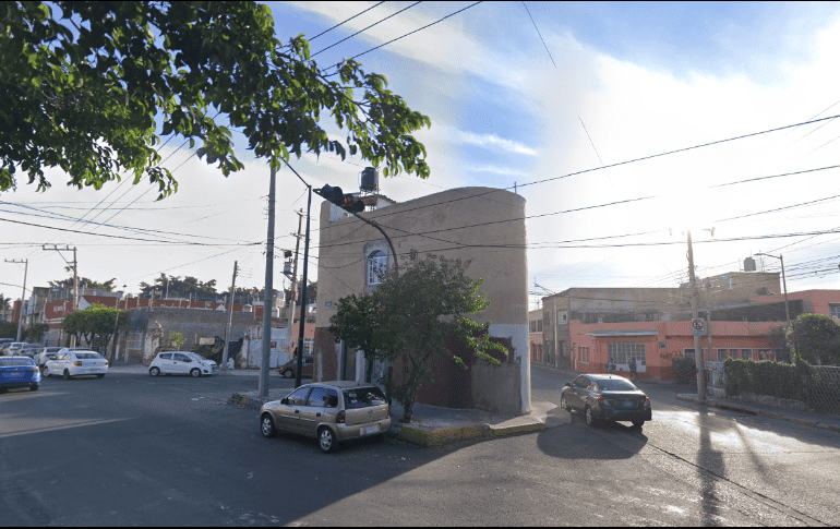 La casa en la cuadra única de Hospital, Alameda y Brillante, como una isla entre tres calles. ESPECIAL/ Google Maps 