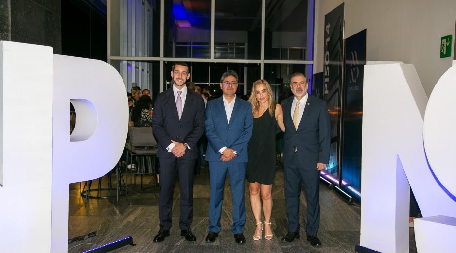 Ulises Navarro, Aníbal Gómez, Paola Serratos y Juan José Serratos