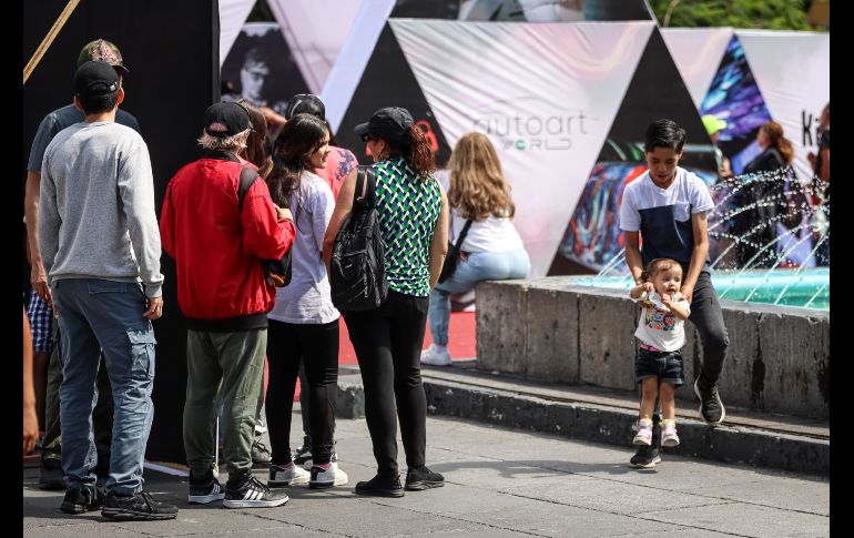 Las largas filas para poder ingresar a la segunda educación de Autoart World Guadalajara no se hicieron esperar este domingo. EL INFORMADOR / H. Figueroa