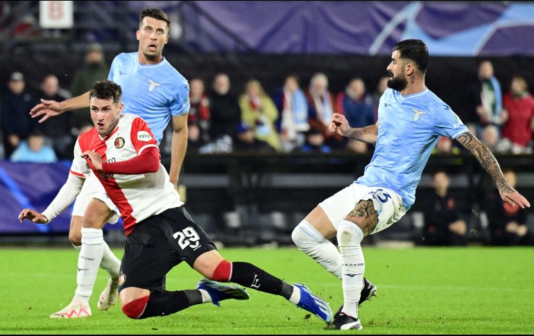 El delantero de la Selección Mexicana podría dejar al Feyenoord. EFE/ O. KRAAK.