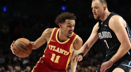 Trae Young encestó 41 puntos y empató el récord que impuso Luka Dončić, de los Dallas Mavericks, en 2019. EFE/J. Méndez