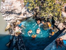 Si estás buscando un lugar para relajarte, ve a las aguas termales de San Miguel de Allende. Imagen de Unsplash.