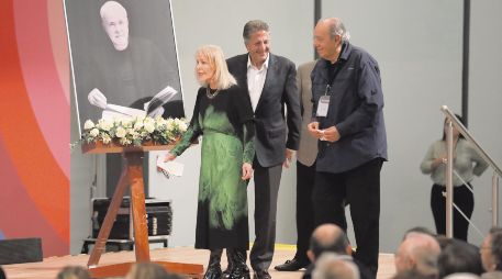 En el homenaje a Padilla se dio a conocer la fotografía “El Humanista”, de César Saldívar. En el evento participaron la periodista Silvia Lemus, el escritor Héctor Aguilar Camín y Juan José Frangie, quien fue amigo del finado, entre otros. EL INFORMADOR/ A. Navarro