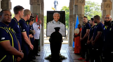 Además, a través de la red social X los usuarios pudieron recordar su figura a través de la difusión de la etiqueta #Mandela10. AP / ARCHIVO