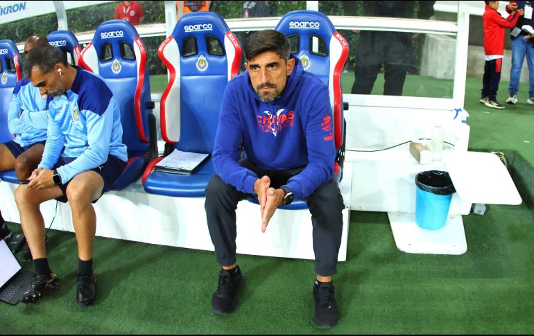 El Club Guadalajara puso fin a los rumores sobre el futuro de su DT y anunció la renuncia de Pauno; la próxima semana se conocerá al nuevo pastor del Rebaño. IMAGO7/J. Núñez