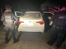 En el lugar, fueron dos armas largas tipo AR-15 y AK-47, cuatro cargadores y un chaleco táctico con otros tres cargadores para este tipo de arma. ESPECIAL