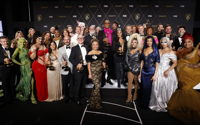 ¿Quién era la extraña figura verde que se coló a la premiación de este programa? EFE / CAROLINE BREHMAN