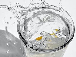 El agua es esencial para mantener un estado saludable del cuerpo. Cualquier deshidratación puede ser extremadamente peligrosa si no es tratada a tiempo. ESPECIAL / PEXELS Adonyi Gabor