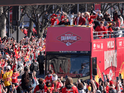 Tras décadas sin ganar un campeonato, la ciudad comienza a ganar experiencia en desfiles de victoria. AP / R. Hoffmann