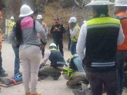 Se reporta que uno de los trabajadores perdió la vida en el accidente, mientras que el otro fue trasladado a un hospital privado para ser atendido. SUN
