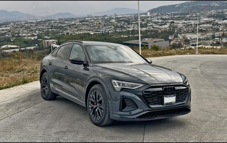 El vehículo presenta líneas sobrias y deportivas. CORTESÍA