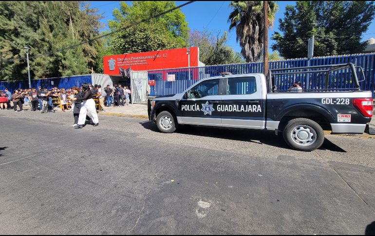La estrategia también contempla evitar situaciones como la venta de drogas al exterior de planteles educativos tras la captura de un presunto narcomenudista al exterior de la Preparatoria 12, en el complejo universitario de la colonia Olímpica. EL INFORMADOR / ARCHIVO