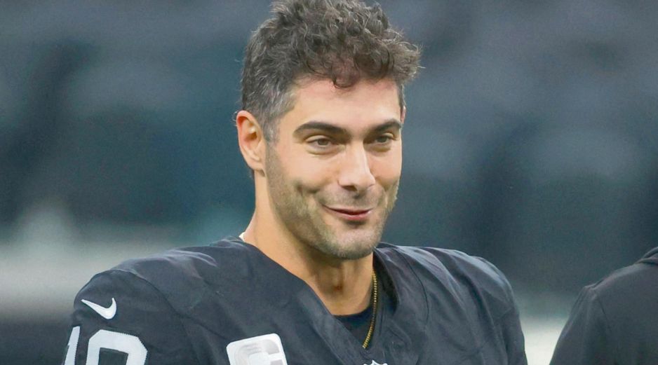 Jimmy Garoppolo apareció en siete juegos con los Raiders; lanzó para mil 205 yardas. AFP/I. Maule