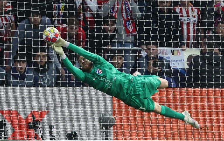 Jan Oblak, portero del Atlético, detuvo dos penales. EFE/K. Huesca