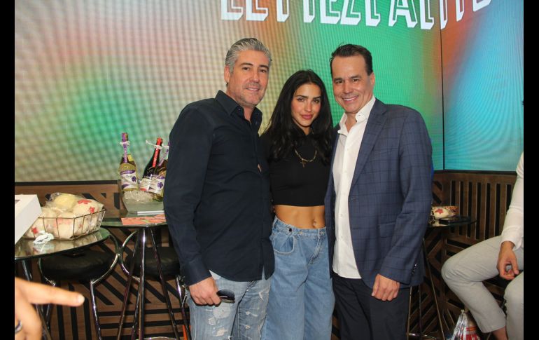 Gustavo Escoto, Bárbara de Regil y Adrian Corona. GENTE BIEN JALISCO/ Esmeralda Escamilla