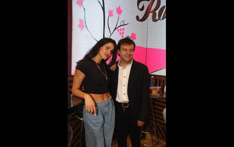 Gustavo Escoto, Bárbara de Regil y Adrian Corona. GENTE BIEN JALISCO