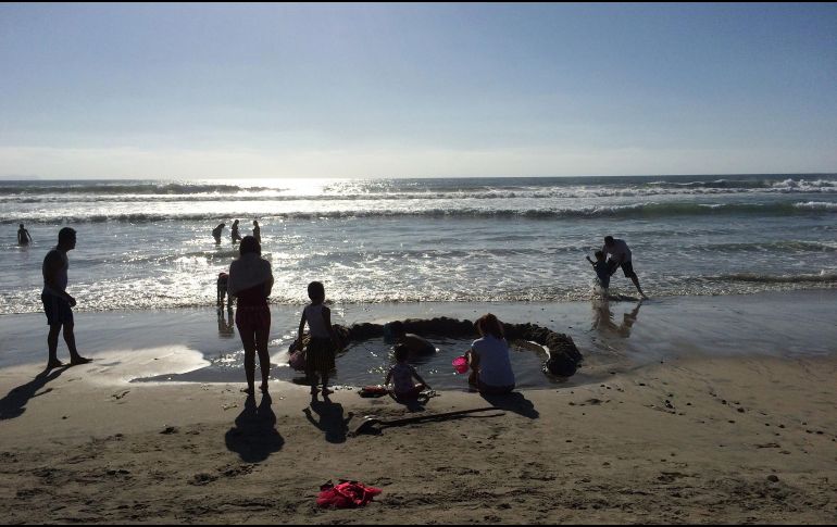 La Cofepris coordina con las APCRS de las dos entidades la implementación de acciones inmediatas de saneamiento para alcanzar las condiciones óptimas en dichas playas, y prevenir riesgos a la salud. NTX / ARCHIVO