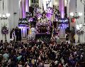 A través de estos colores, la Semana Santa no solo conmemora los eventos cruciales de la vida de Jesús, sino que también invita los fieles a reflexionar sobre los valores, como la esperanza, la pureza y el amor. AFP / ARCHIVO