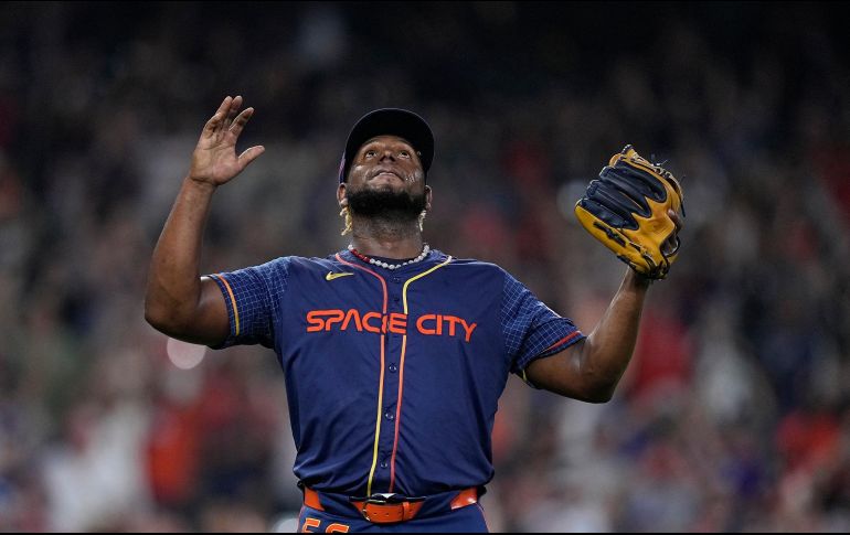 Blanco hizo 105 lanzamientos, promediando 93.6 mph con 31 rectas, 36 cambios, 34 sliders y cuatro curvas. AP/K. Cox