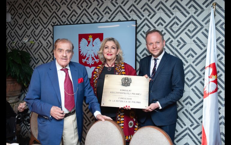 José Manuel Vázquez, María Isabel Gómez Castellanos y Tomasz Mysliwiec. GENTE BIEN JALISCO/ Servando Gómez