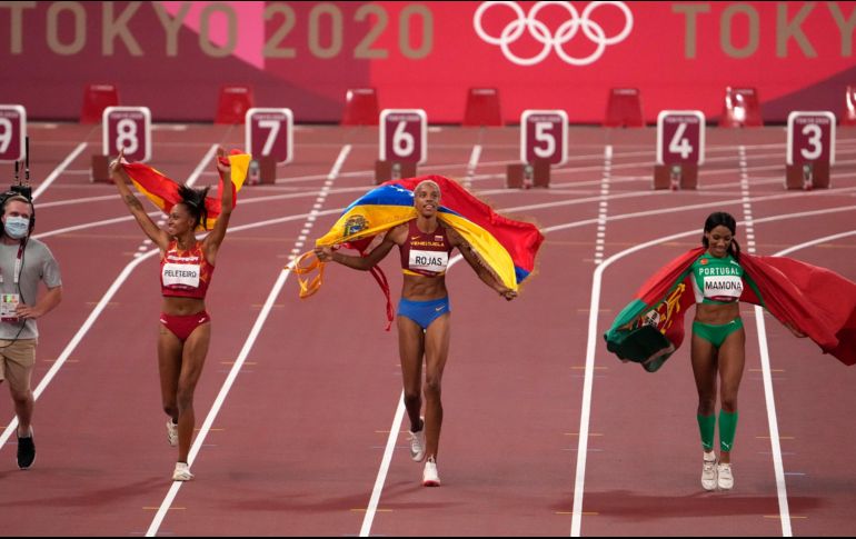Yulimar Rojas no podrá defender su título olímpico en salto triple. AP/C. Riedel