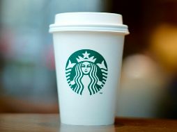 Starbucks regalará vasos reutilizables a los clientes que adquieran alguna bebida. Unsplash.