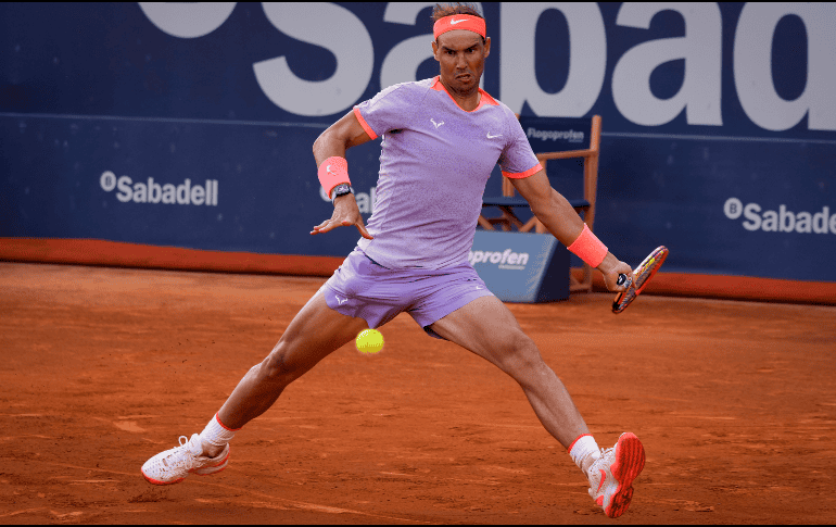 Nadal no había jugado desde su amistoso ante su compatriota Carlos Alcaraz en marzo; hoy se impuso en su primer juego del Abierto. EFE / E. Fontcuberta