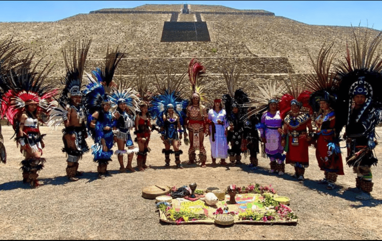 Y después de las 16: 00 horas, en la zona oriente del Valle de México se nubló y llovió por unos instantes. SUN