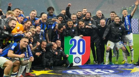 El Inter logró la coronación al establecer una diferencia de 17 puntos sobre el Milan. AP/L. Bruno