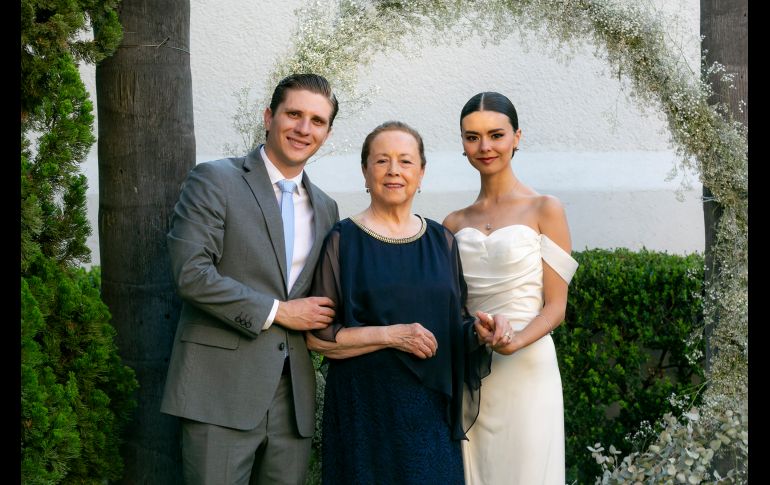 Andrés García de la Vega, Milissa Castro y Estefanía Barrera. GENTE BIEN JALISCO/ Jorge Soltero
