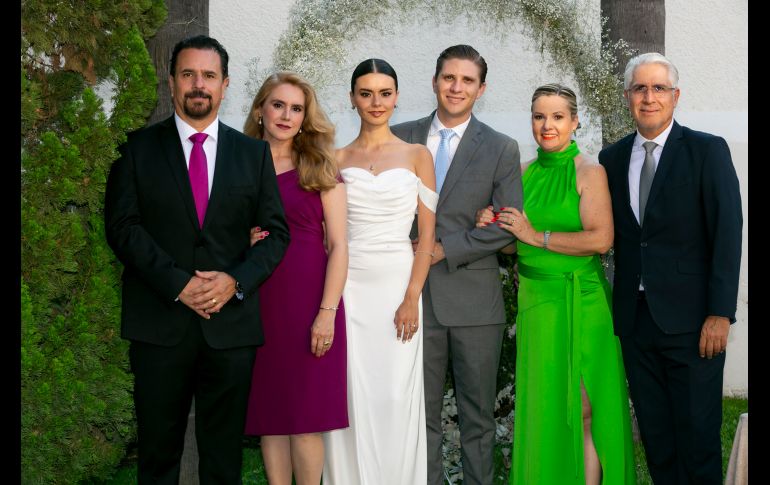 Fernando Barrera, Iliana Armas, Estefanía Barrera, Andrés García de la Vega, Carmen Delfín y Mauricio García de la Vega. GENTE BIEN JALISCO/ Jorge Soltero