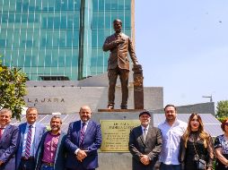 “Con este monumento  ahora quienes paseen por aquí sabrán de la existencia  de ese soñador. Celebro su vida”, dijo Marisol Shulz Manaut. EL INFORMADOR / A. NAVARRO