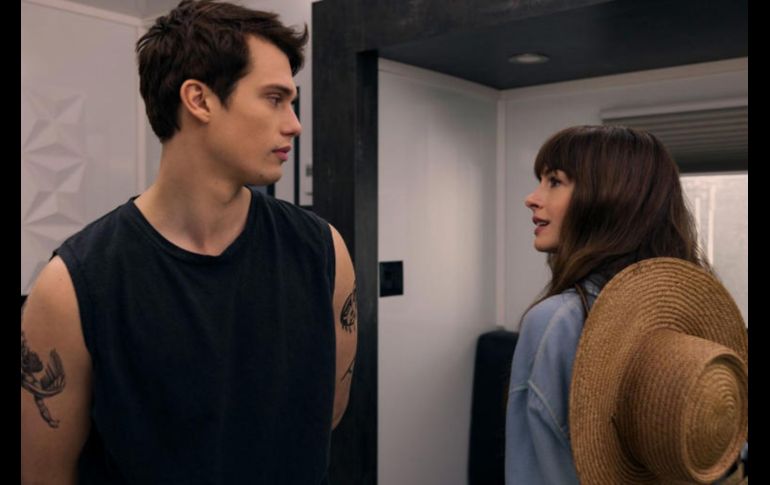 Las mejores escenas de Anne Hathaway y Nicholas Galitzine en 