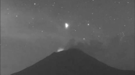 El objeto luminoso fue captado a las 20:40 en desplazamiento hacia el noreste. X/webcamsdemexico