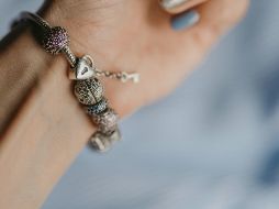 Obtén una pulsera Pandora gratis para este Día de las Madres. ESPECIAL/Foto de Sabina en Unsplash