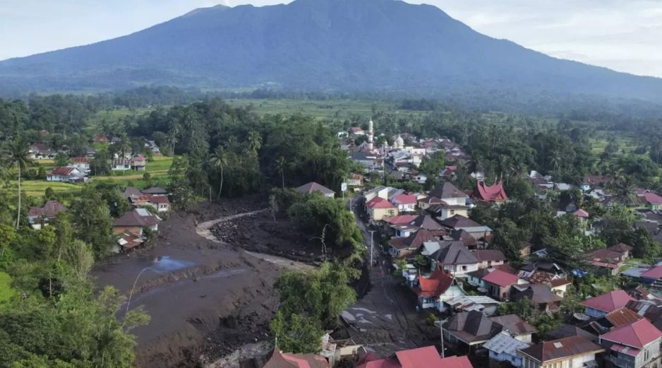 La Agencia de Meteorología, Climatología y Geofísica pronosticó más aguaceros y dijo que el peligro de lluvias extremas continuaría hasta la próxima semana. AP / A. NAYAKA