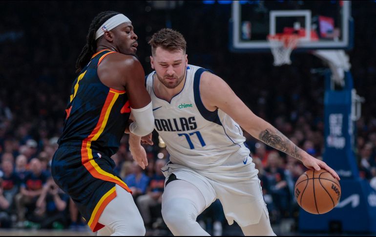 Luka Doncic se destapó con un triple doble para guiar el triunfo texano. AP/N. Billings