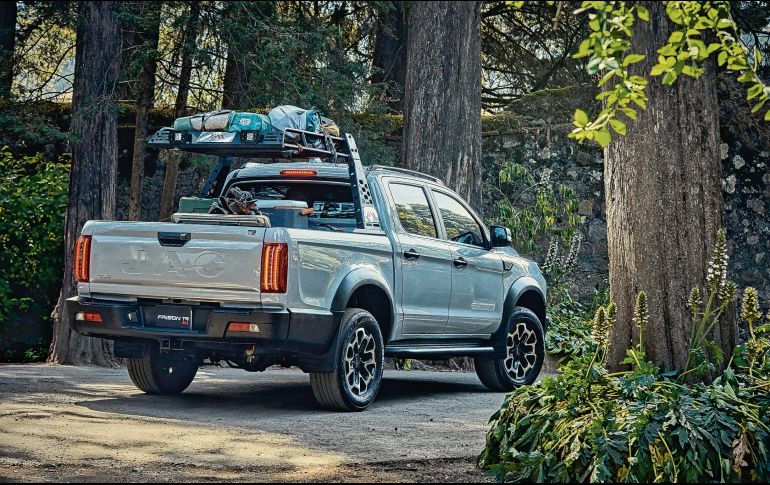 Este modelo cuenta con un diseño muy agresivo, con una enorme parrilla de tramado elaborado, que se combina con ópticas LED. CORTESÍA