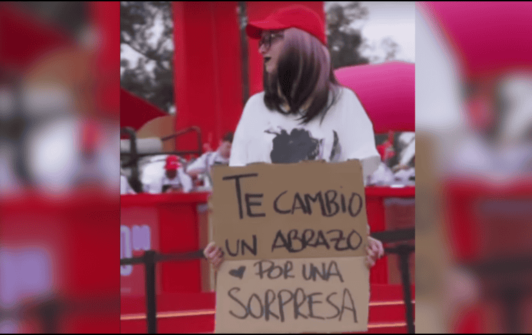 Los fans no pudieron contener su emoción, cuando ya dentro de su camerino, Paty por fin pudo quitarse la peluca y la gorra. INSTAGRAM/@Paty Cantú
