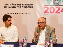 Sergio Alejandro Matos (der), director del FCM y Marcelo Garciarce Dávila (izq), nieto de don Jorge y gerente de Trade Marketing Embotelladora Aga, hablaron de los pormenores del galardón. EL INFORMADOR / A. Navarro. EL INFORMADOR / A. Navarro