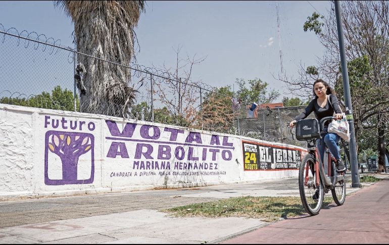 Pese a ser uno de los partidos que no consiguió el número suficiente de votos para mantener el registro, la propaganda de Futuro aún continúa en diferentes puntos de la metrópoli. EL INFORMADOR/ H. Figueroa