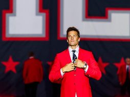 Brady vistió la tradicional chaqueta roja de los integrantes del recinto de sus inmortales. X/Patriots