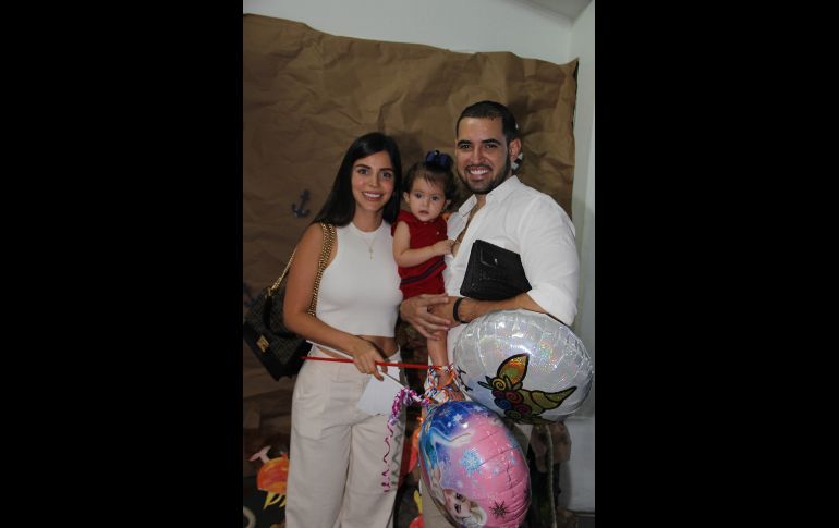 Marla Gallardo, Azul y Alejandro Armenta. GENTE BIEN JALISCO/ Esmeralda Ecamilla