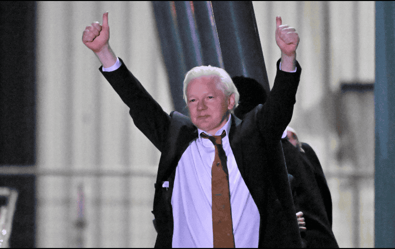 La libertad de Assange fue posible tras un acuerdo con el Departamento de Justicia de Estados Unidos que quedó formalizado este miércoles. EFE/M. TSIKAS