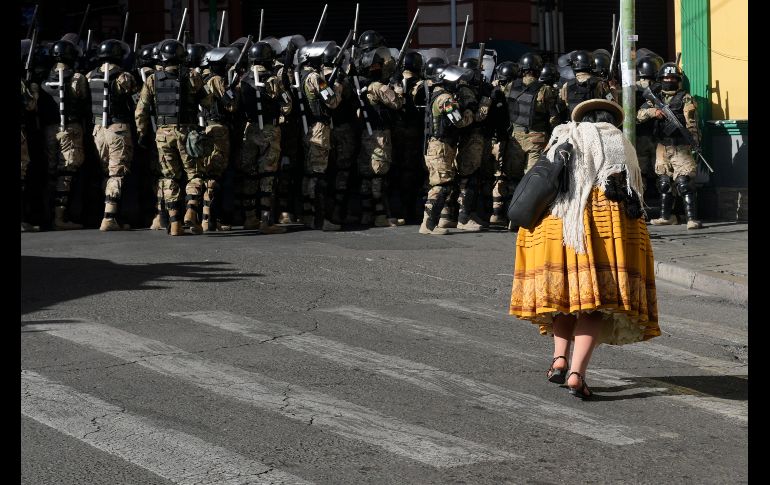 El presidente boliviano insistió en hacer un llamado a la democracia con apoyo de organizaciones sociales. EFE/ L. Gandarillas