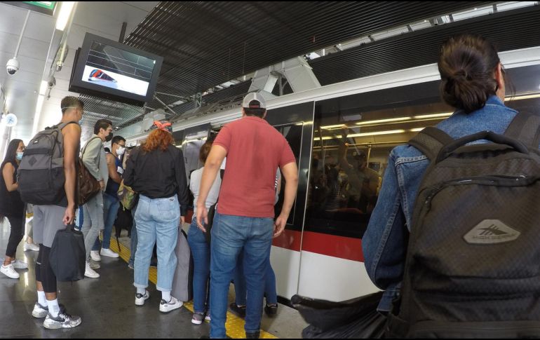 Por el hecho y debido a los peritajes y levantamiento del cuerpo por parte de las autoridades correspondiente, la estación permanecerá cerrada hasta nuevo aviso. EL INFORMADOR/ ARCHIVO